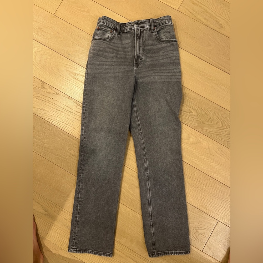 Abercrombie & Fitch - ultra high rise 90s straight jean